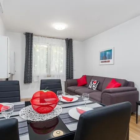 Apartman Center Sea *