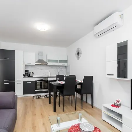 Center Sea Apartment Poreč